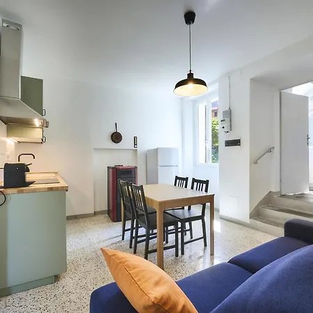 Large In The Village Near Varenna 公寓 佩尔莱多