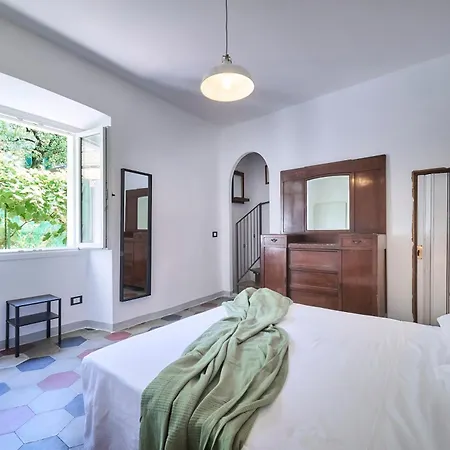 Apartment Large In The Village Near Varenna Perledo