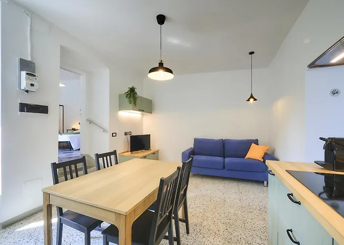 Appartement Large In The Village Near Varenna Perledo