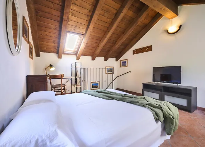 Large In The Village Near Varenna * Perledo